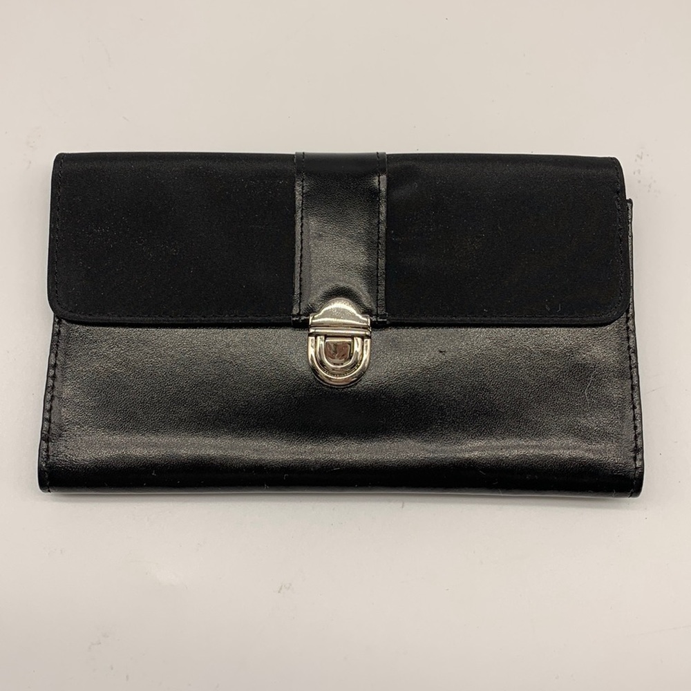 The Royalle Collection Black Wallet with Silver closure NWT